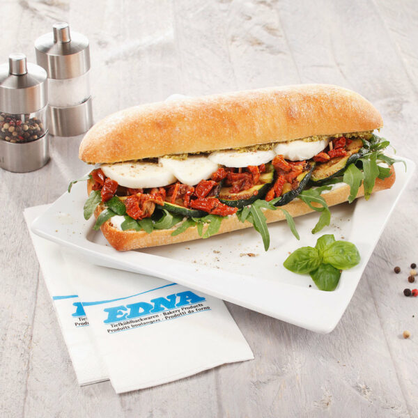 Grazie alla nostra ciabatta pretagliata, potrete servire velocemente degli ottimi sandwich. Con dell´insalata fresca ed un´ottima farcitura, il gusto è garantito.